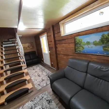 срібний вовк 펜션